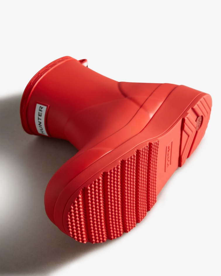 Hunter Women's Play Short Rain Boots Logo Red