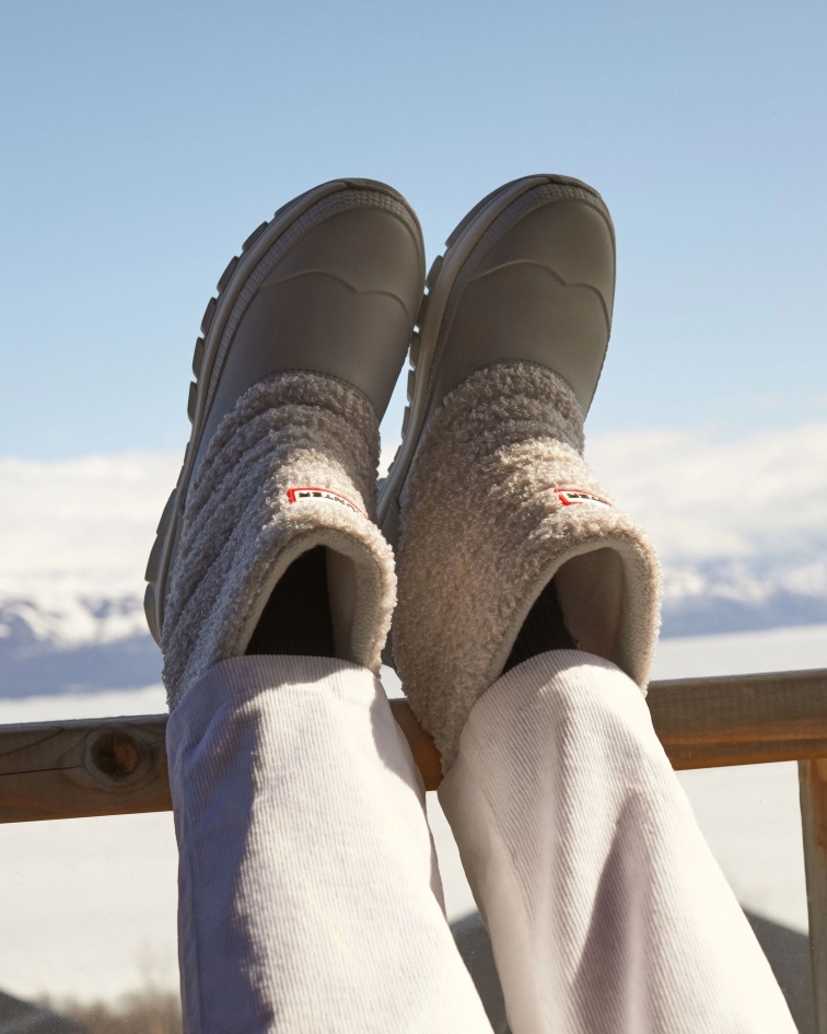 Hunter Women's Insulated Short Vegan Shearling Snow Boots Frosted Grey