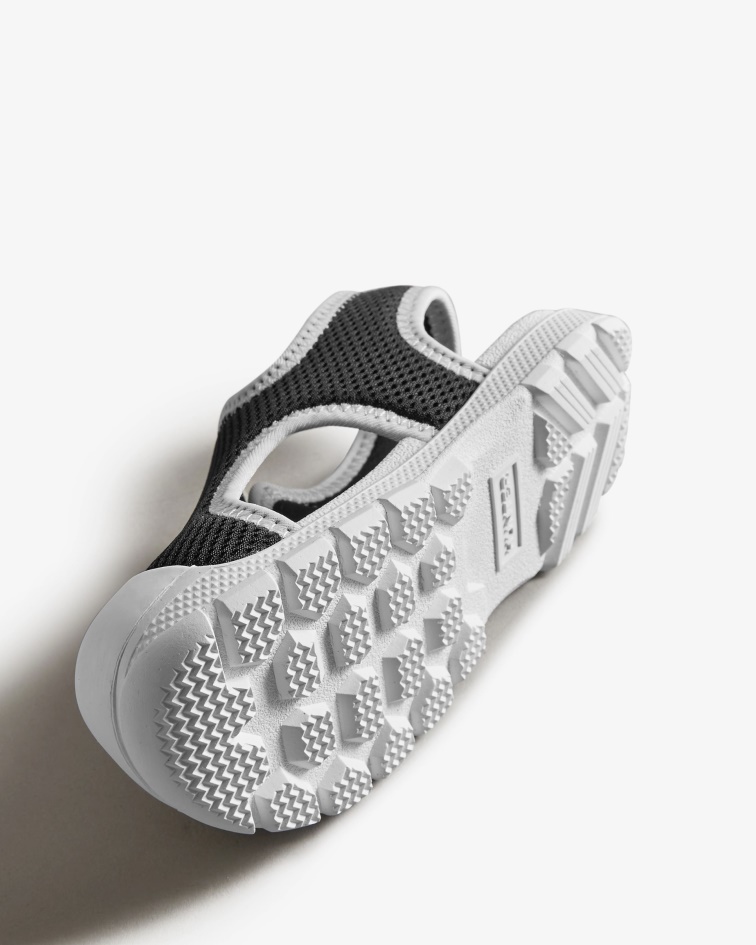 Hunter Little Kids (18 Months-6 Years) Mesh Outdoor Walking Sandals Black-White